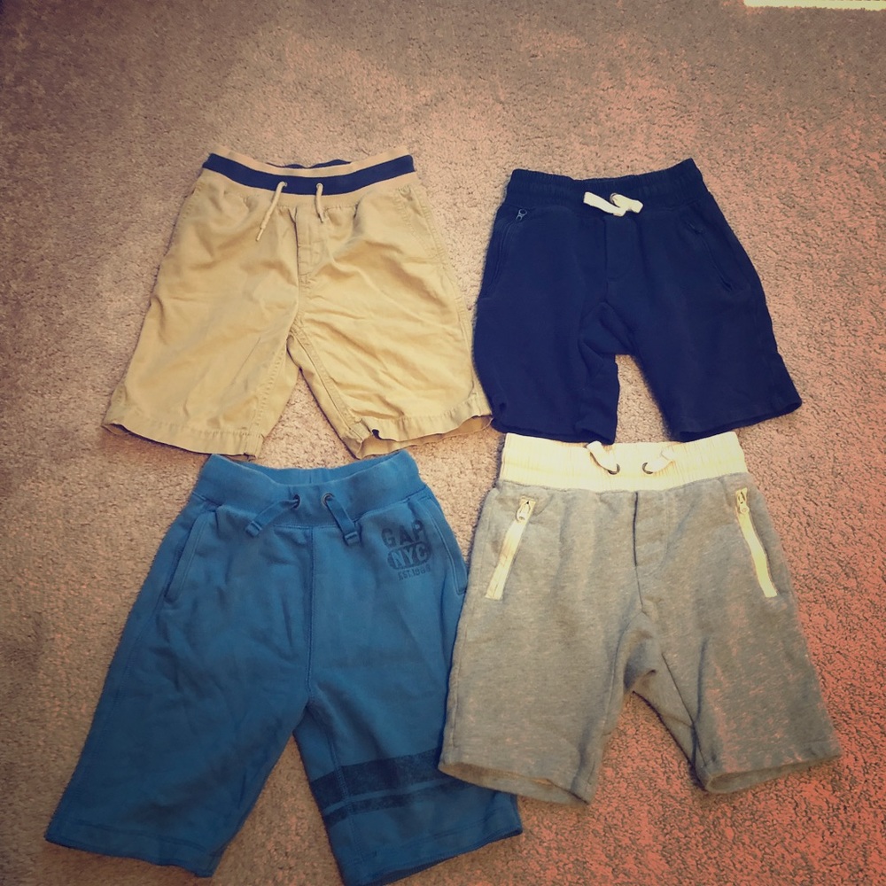 4 pair boys Gap shorts